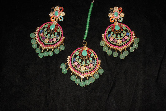 Earrings with bindia